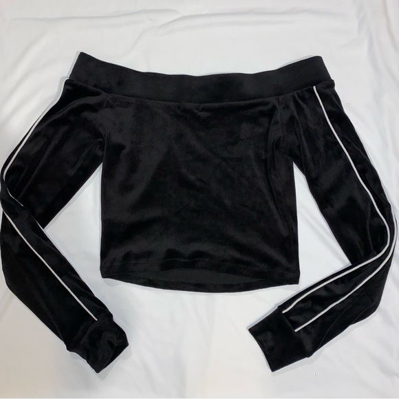 Black Velvet Off Shoulder Tee - Picture 2 of 2